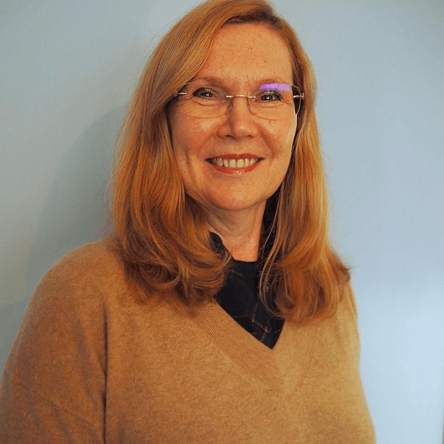 Frau mittleres alter mit Brille