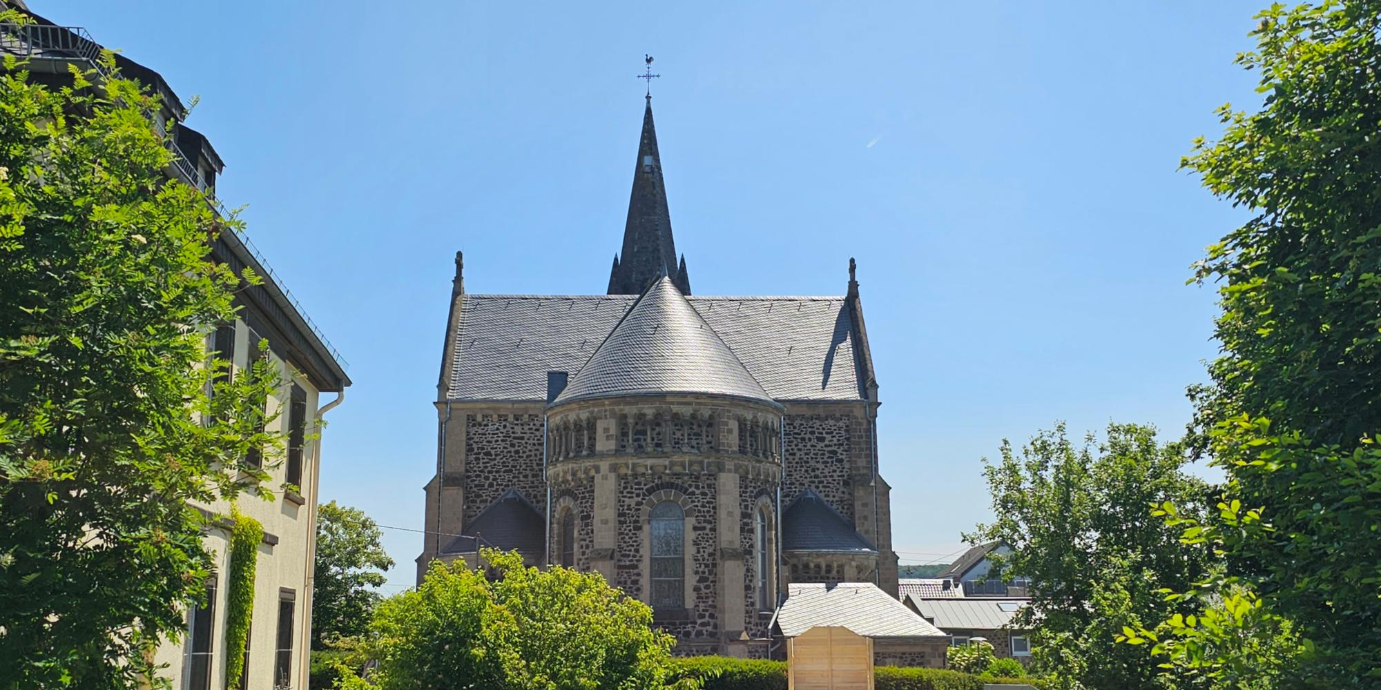 Kirche Miesenheim außen