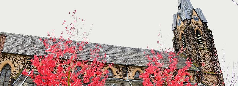 Kirche Plaidt Seite Herbst